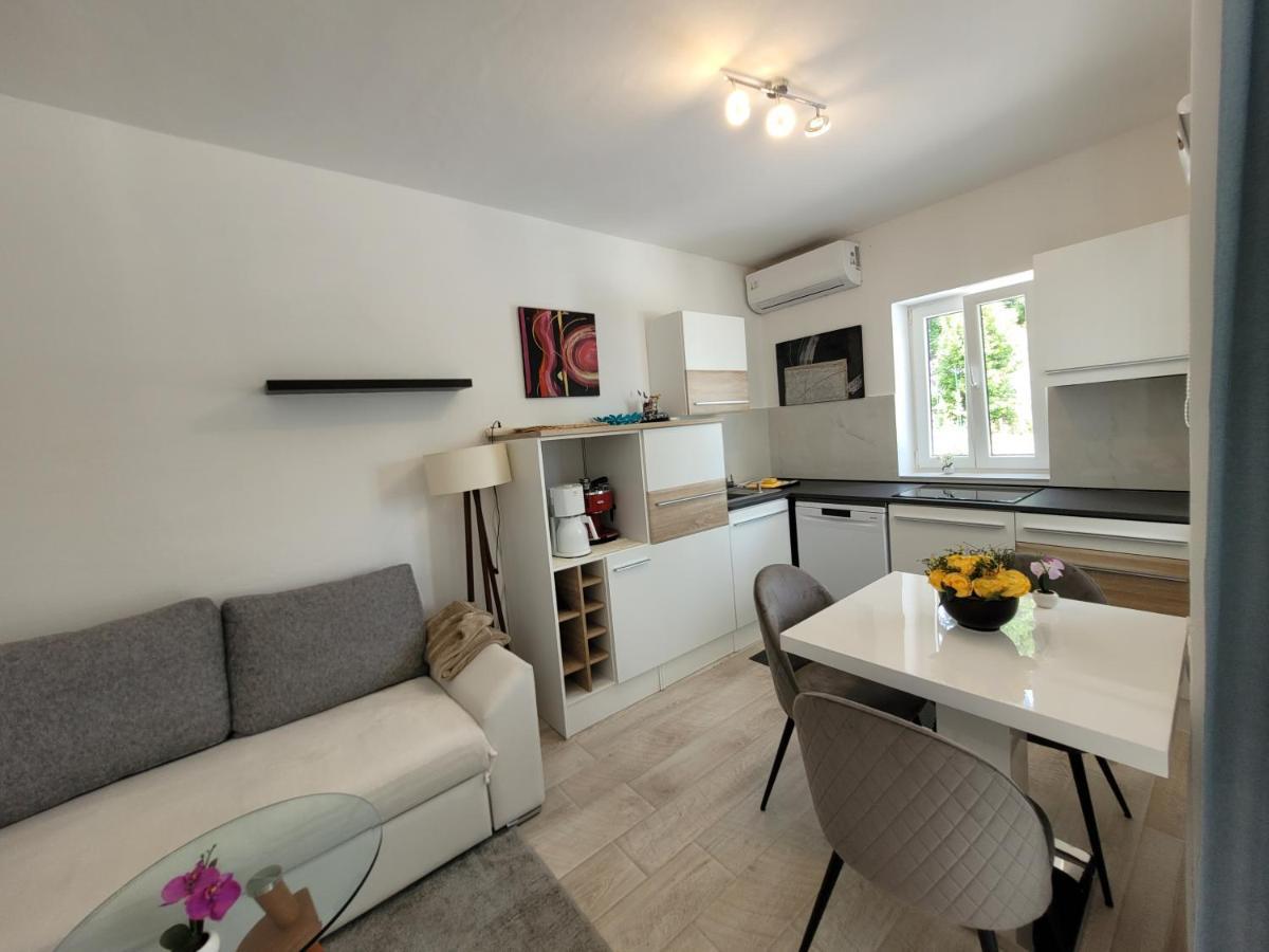 Ferienwohnung Mit Pool Kroatien Mit Meerblick Und Pool Lovran Luaran gambar